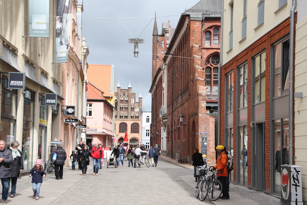 Die Ossereyerstraße, die Stralsunder Einkaufsmeile