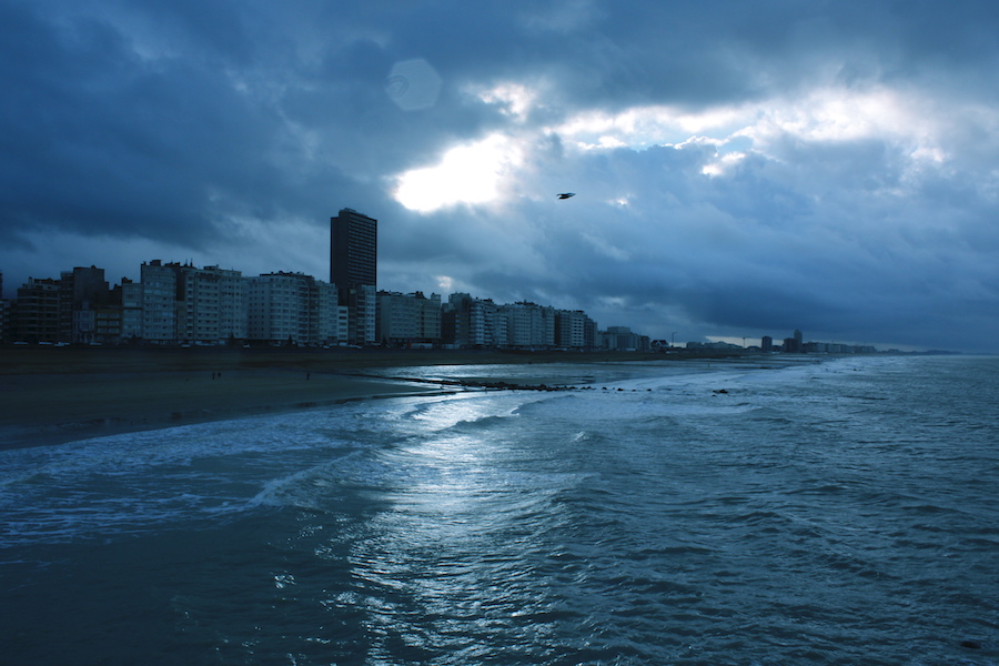 Die Strandskyline im Abendlicht