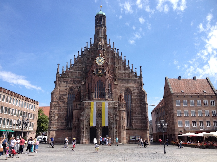 Die katholische Liebfrauenkirche auf dem Nürnberger Markt