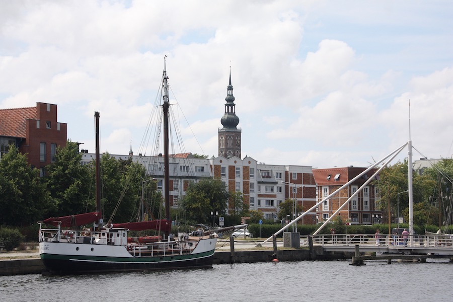 Museumshafen mit St. Nikolai