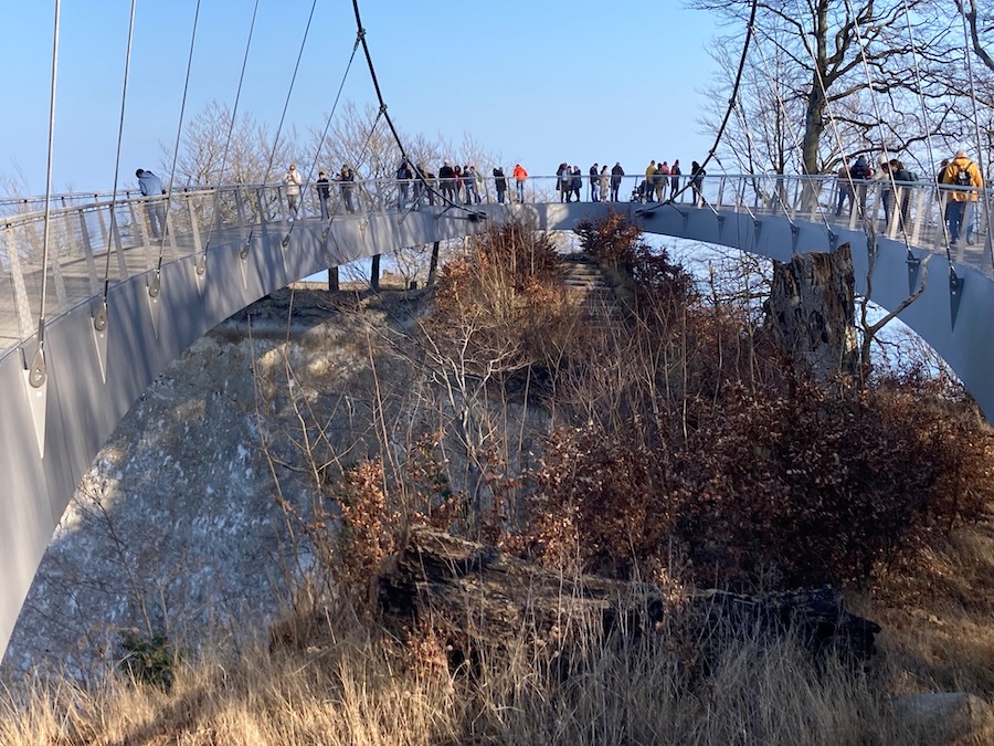 Der Skywalk über dem Königsstuhl berührt die Kreidefelsen nicht mehr.