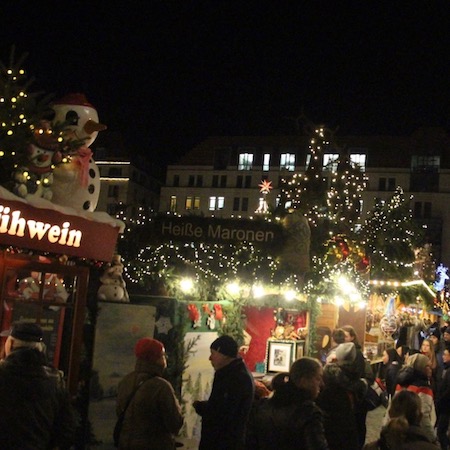 Essentials des Striezelmarktes: Glühwein