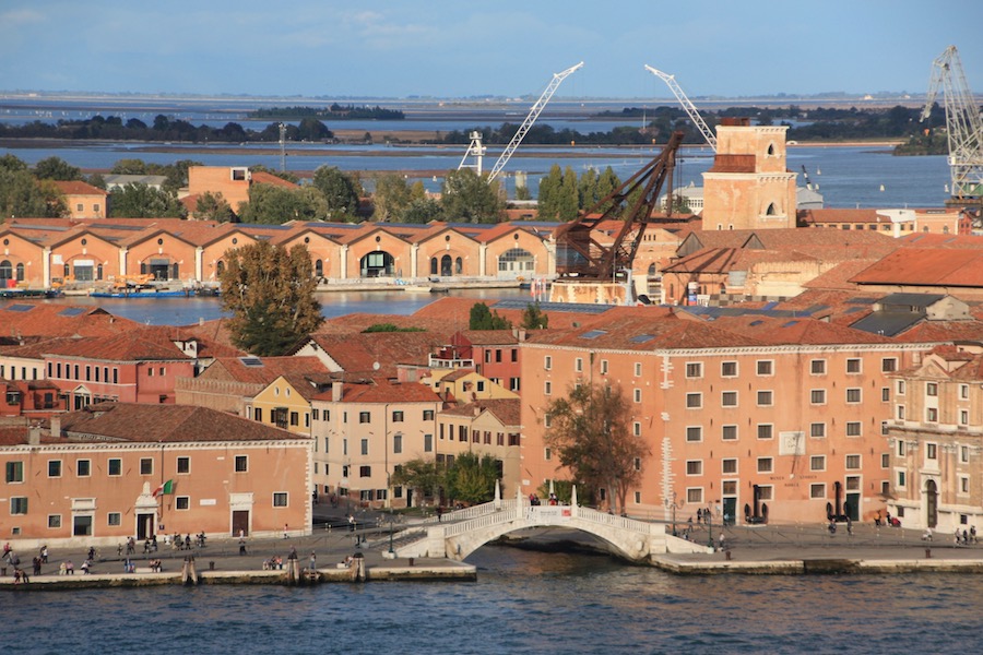 Hafenbecken des Arsenale von San Giorgio aus