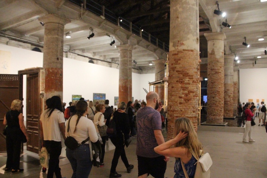 Die erste Halle von vielen in den Arsenale